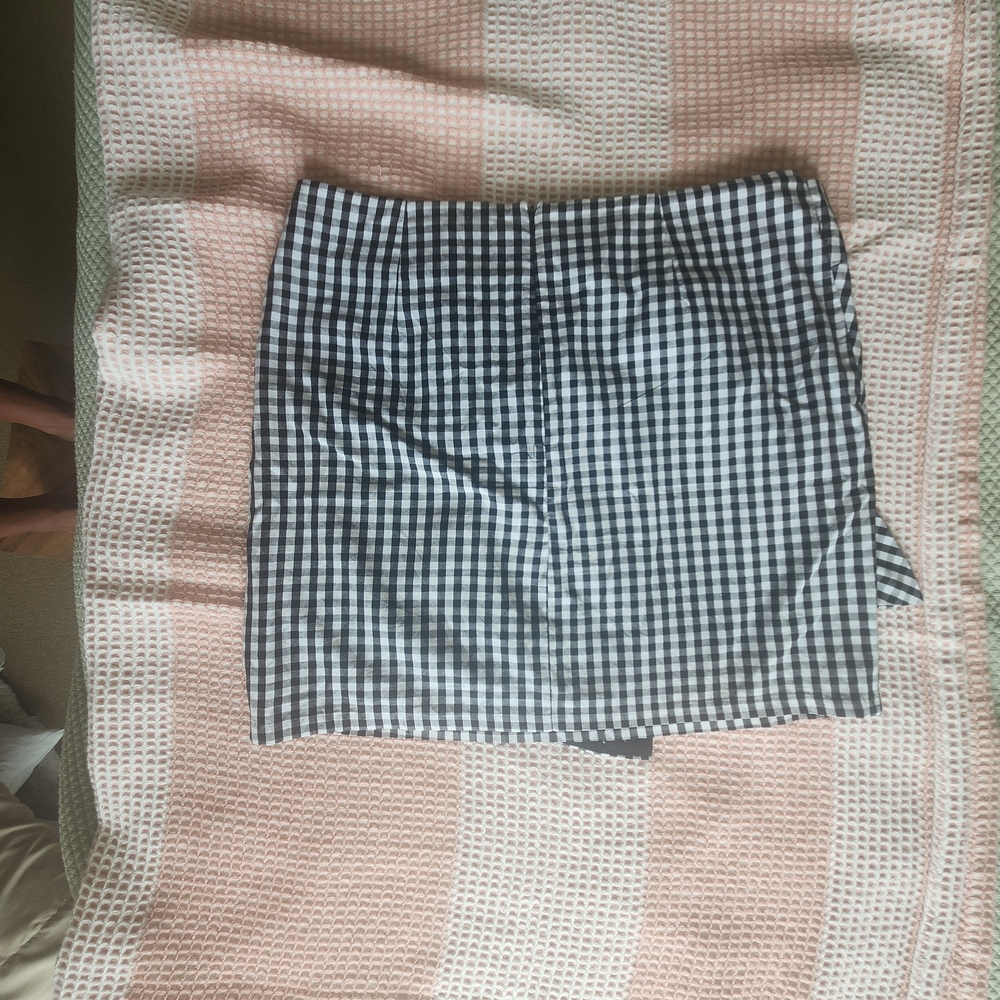 Gianni Bini Monochrome Gingham Skirt - Picture 2 of 4